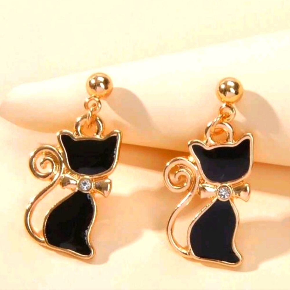 Purrty lil Black Kitty